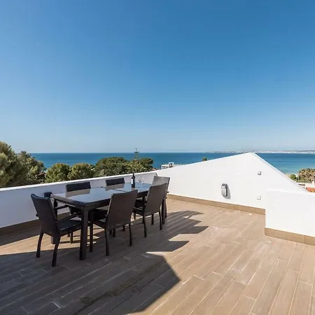 Lovelystay - Prainha Sea View - 3br With Terrace And Bbq Apartment *