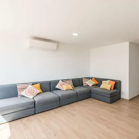 Lovelystay - Prainha Sea View - 3br With Terrace And Bbq Apartment *