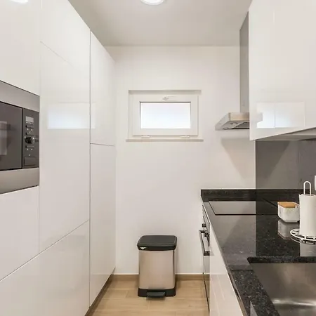 Lovelystay - Prainha Sea View - 3br With Terrace And Bbq Apartment Alvor