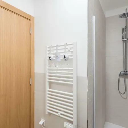 شقة Lovelystay - Prainha Sea View - 3br With Terrace And Bbq ألفور