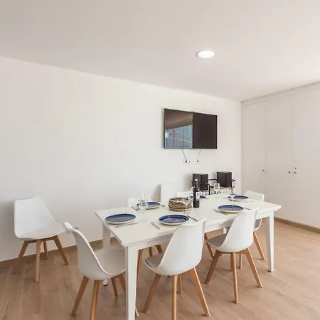 شقة Lovelystay - Prainha Sea View - 3br With Terrace And Bbq ألفور