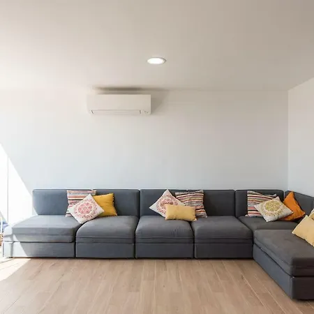 Lovelystay - Prainha Sea View - 3br With Terrace And Bbq * ألفور